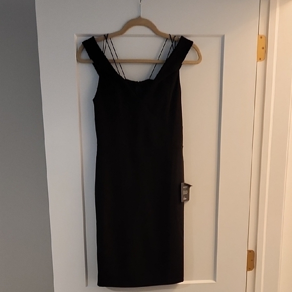 Lulus Dresses & Skirts - Lulu's Classic Black Midi Dress